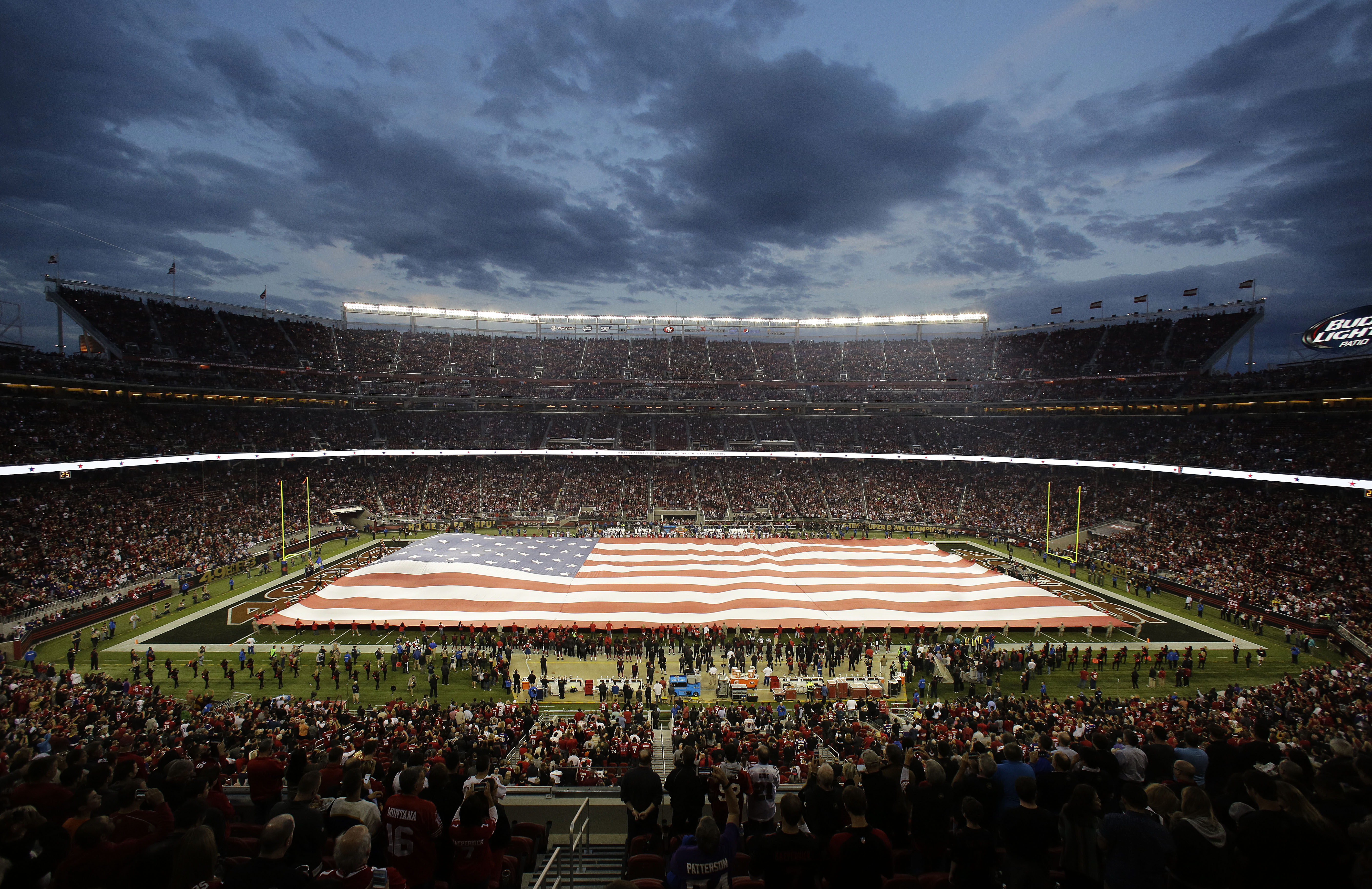 Beauty Shots from #MNF - Levi's® Stadium5622 x 3642