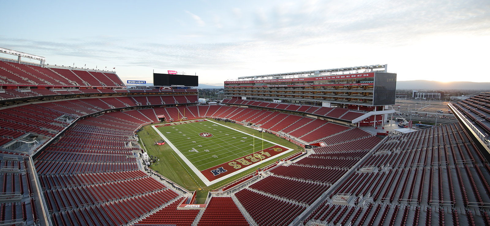 Yahoo! Fantasy Football Lounge - Levi's® Stadium