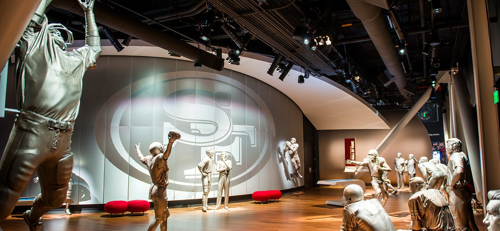 49ers Hall of Famers Meet Their Museum Statues - Levi's® Stadium