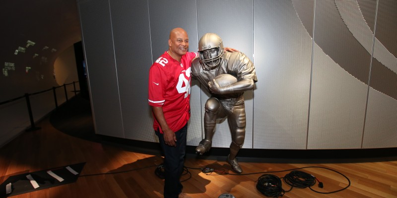 49ers Great Ronnie Lott Visits