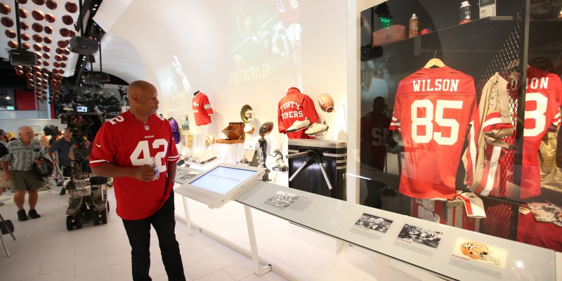 49ers Great Ronnie Lott Visits