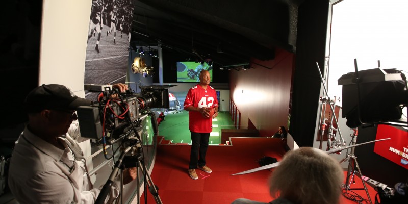 49ers Great Ronnie Lott Visits