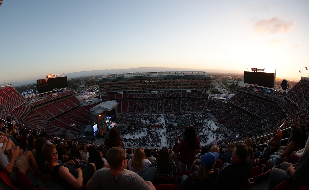 Photo Gallery: Kenny Chesney - Spread the Love Tour - Levi's® Stadium